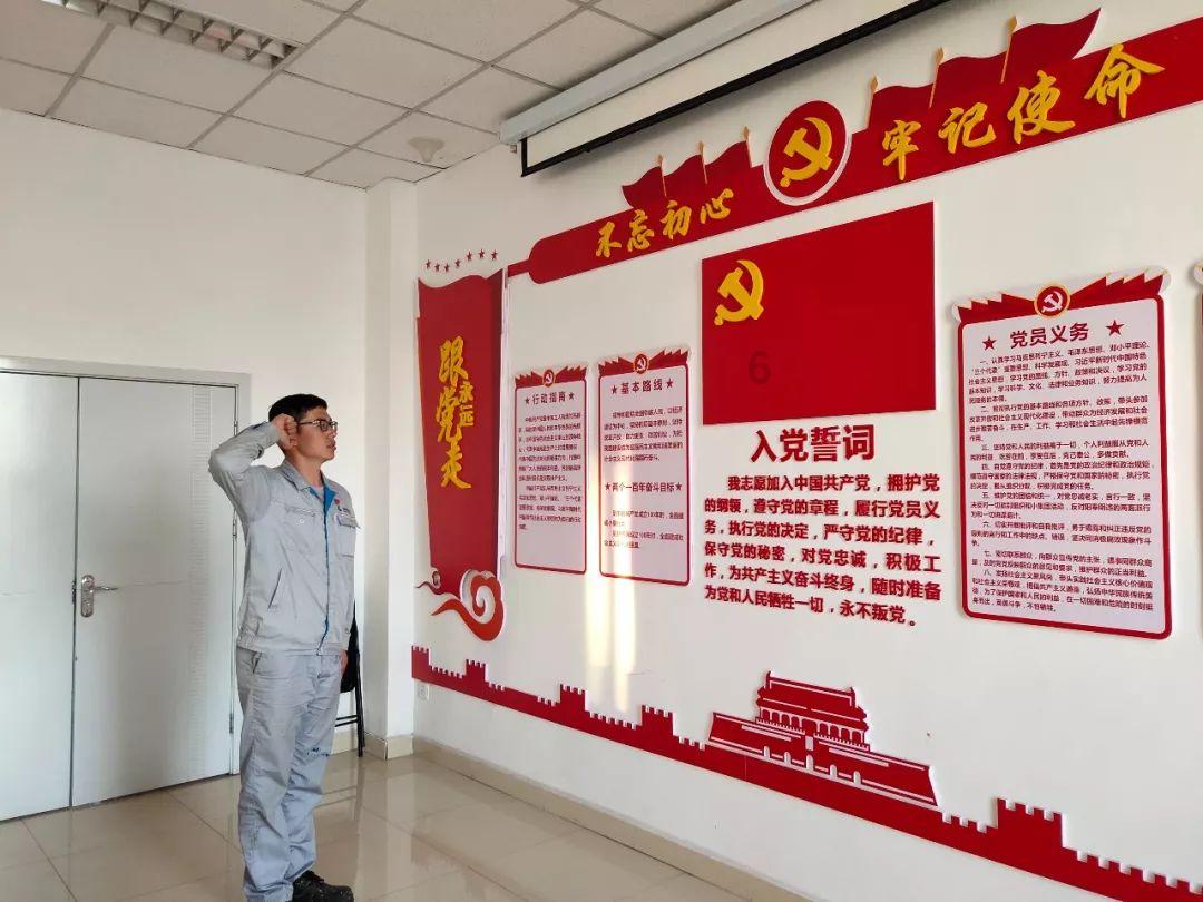 逃离世界杯的现场